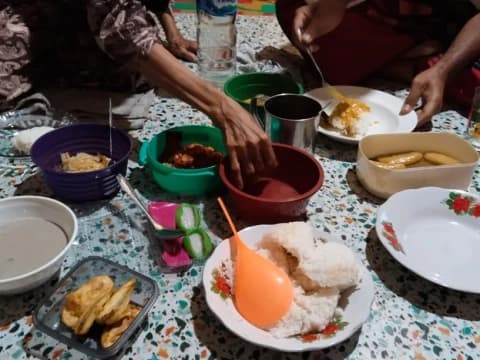 Nganto Pamakon, Tradisi Masyarakat Bungo sebelum Buka Puasa, Perkuat Kekeluargaan