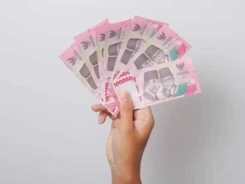 Tanpa Izin Suami, Bolehkan Istri Memberi Uang pada Orang Tuanya?