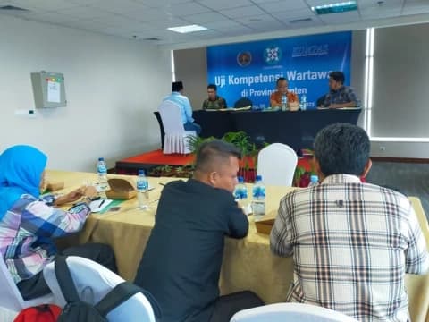 Ikut UKW Membuat Saya Kurang Pede dan Ndredeg, tapi Akhirnya Lulus Juga