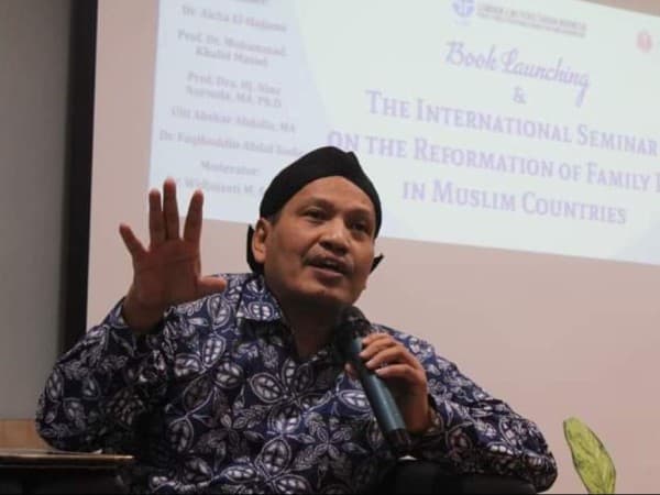 Gus Ulil: Santri Harus Manfaatkan Banjir Naskah Digital dan Ngaji Daring