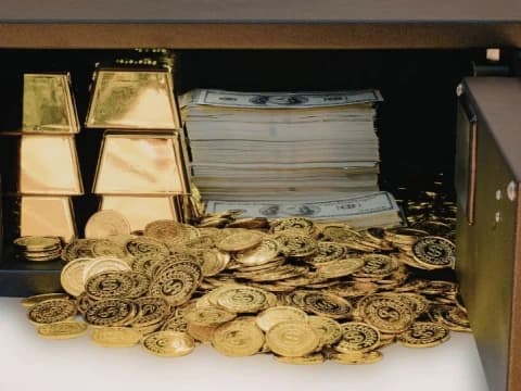 Hukum Zakat Emas yang Disimpan untuk Biaya Pendidikan Anak