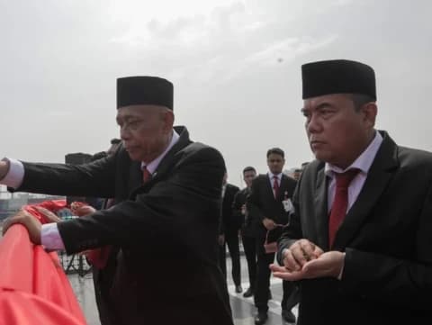 Peringati Hari Pahlawan, Wamensos Agus Hadiri Tabur Bunga di Perairan Teluk Jakarta
