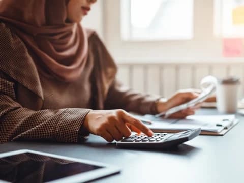 Melawan Stigma Negatif Perempuan Bekerja, dari Kepentingan Karier hingga Istri Kurang Melayani