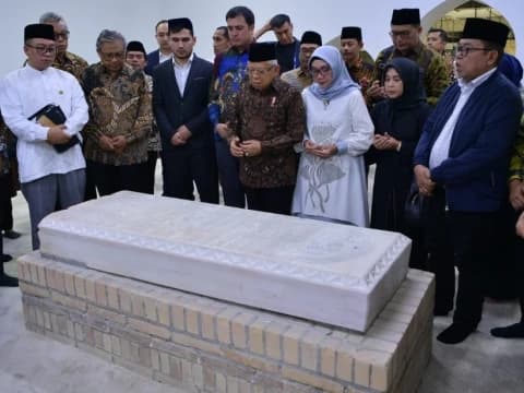 Ziarahi Makam Imam al-Bukhari, Wapres: Punya Ikatan Historis dengan Indonesia