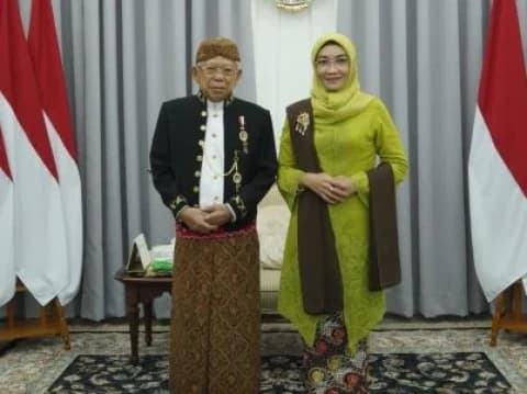 Wapres Kenakan Pakaian Adat Solo pada Sidang Tahunan MPR