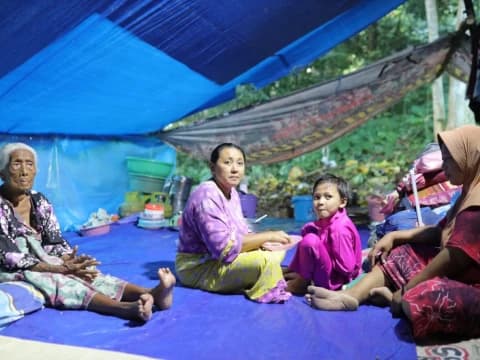 Warga Terdampak Gempa Bawean Masih Trauma dan Bantuan Sangat Minim