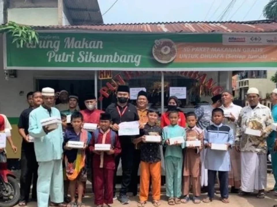 NU Care-LAZISNU Realizes Free 'Warteg' Food Stall Program at Dozens of Areas