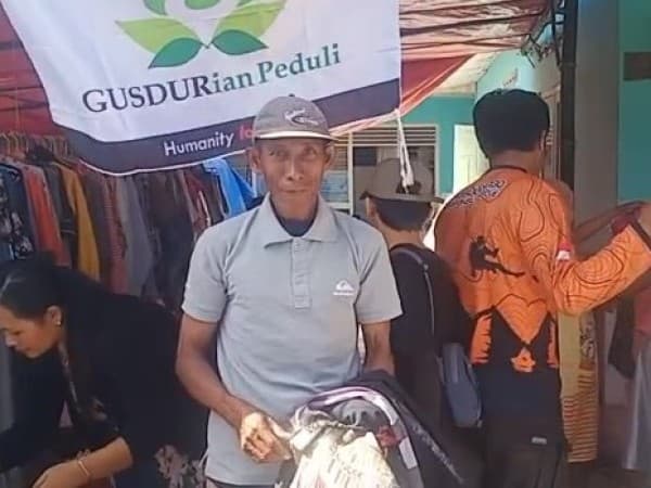Gusdurian Peduli Buka Gerai Baju Layak Pakai Gratis di Desa Penanggal