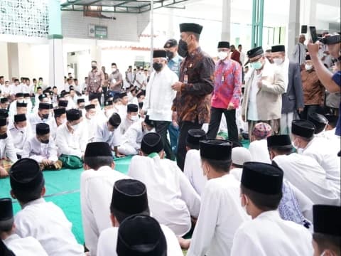 Kunjungi Pesantren Peterongan, Wapres Berikan Motivasi kepada Santri