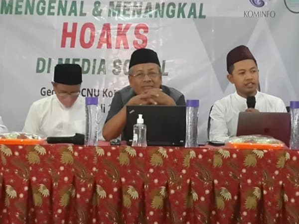Perangi Hoaks dengan Narasi Positif di Media Sosial