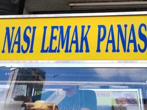 Mencicipi Nasi Lemak, Kuliner Halal Khas Malaysia