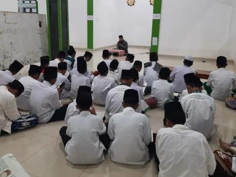 Masyarakat Harus Berterima Kasih pada Pesantren, Ini Sebabnya