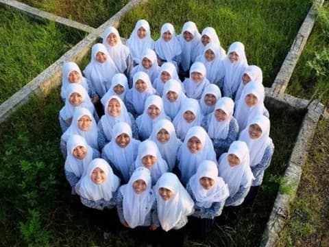 Guru Inovatif Pencetak Generasi Kreatif Madrasah