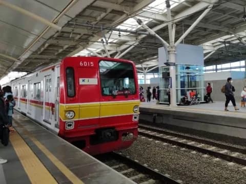 Soal Penyesuaian Tarif KRL bagi Orang Kaya, Pengamat: Wacana yang Nggak Jelas