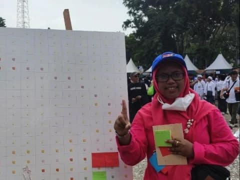 Songsong Abad Kedua NU, Fatayat se-Sidoarjo Langitkan Ribuan Doa di Arena Harlah