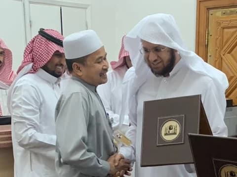 Cerita Hasan Tata Abas, Orang Indonesia yang Jadi Asisten Imam Masjid Nabawi