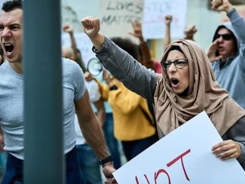 Guru dan Siswa di Prancis Gelar Aksi Protes Larangan Abaya di Sekolah 