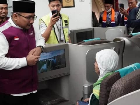 Menag Lepas 388 Jamaah Haji Kloter Pertama Pagi Ini