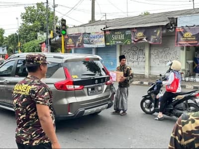 Turun ke Jalan, Banser Bangkalan Galang Donasi untuk Bantu Warga Terdampak Bencana Aceh-Sumatra