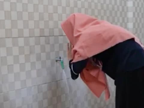 Menelan Air Saat Berkumur Apakah Membatalkan Puasa?