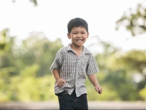 Khutbah Jumat: Anjuran Menyantuni Anak Yatim 