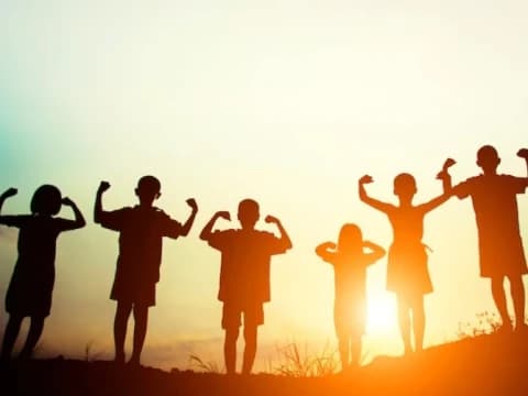 Wajibkah Merawat dan Menjaga Anak Yatim yang Kaya?