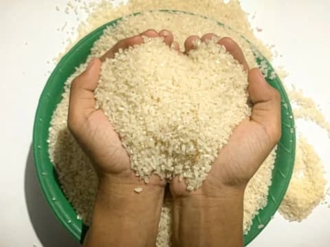 Doa Menerima Zakat Fitrah, Lengkap dengan Arab, Latin, dan Artinya