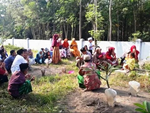 Ketentuan Ziarah Kubur Bagi Perempuan Haidh