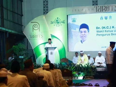 KH Zulfa Mustofa Jabarkan Pentingnya Turots dalam Membangun Peradaban