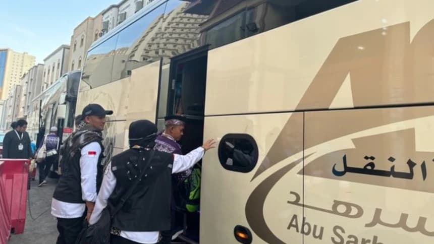 Perdana, Petugas Berangkatkan 6.950 Jamaah Haji Gelombang II dari Makkah ke Madinah