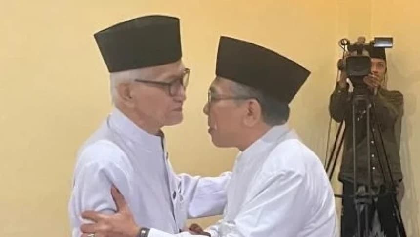 Islah Tercapai di Lirboyo, Kiai Miftach dan Gus Yahya Sepakat Gelar Muktamar Ke-35 NU Bersama