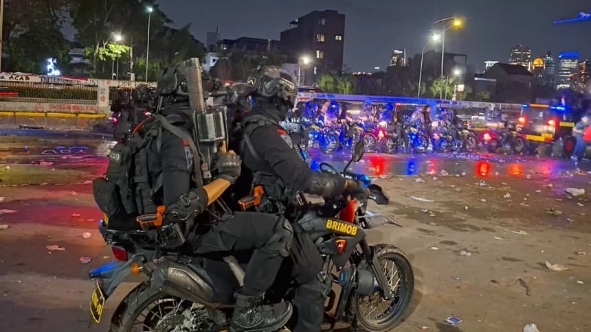 Demonstrasi Tolak RUU TNI di DPR Berujung Aksi Kekerasan Polisi, Pengemudi Ojol Kena Sasaran