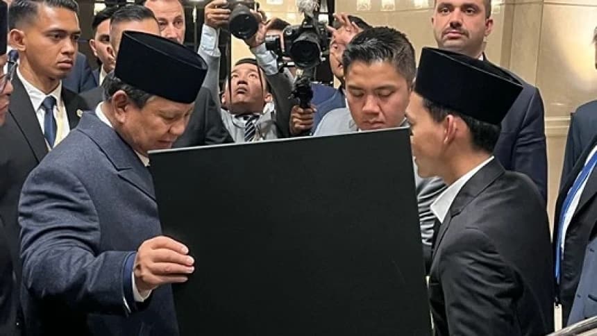 PCINU Turki Sambut Prabowo di Ankara, Serahkan Cendera Mata Kaligrafi Karya Anak Bangsa