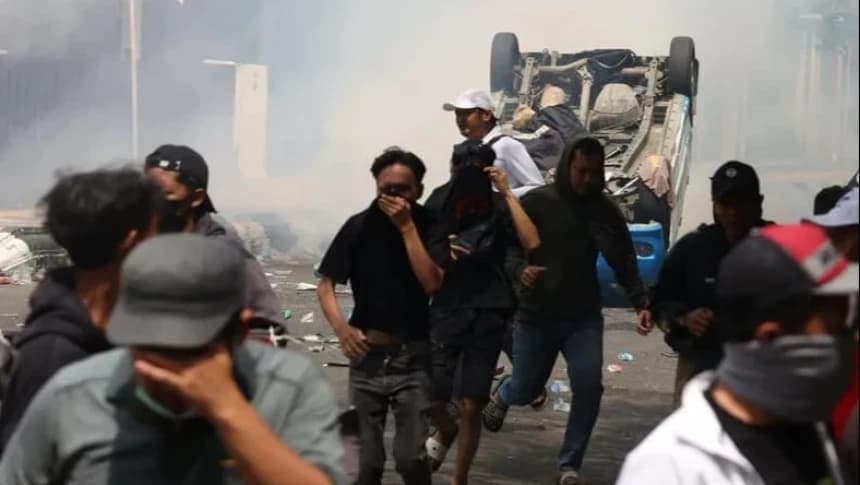 Ada Dugaan Gas Air Mata Kedaluwarsa di Pati, LBH Sarbumusi Kecam Tindakan Represif Polisi