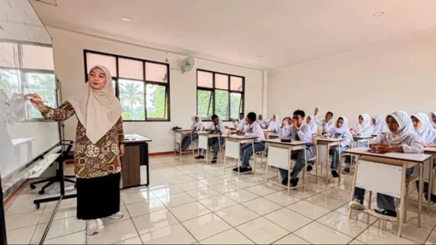 Celios: MBG Tidak Berpihak terhadap Kesejahteraan Guru