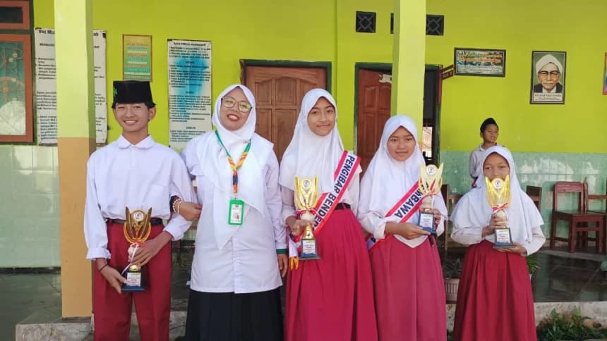 Kisah Keteguhan Fadhiyah Maskuroh Kembangkan Madrasah di Tengah Keterbatasan