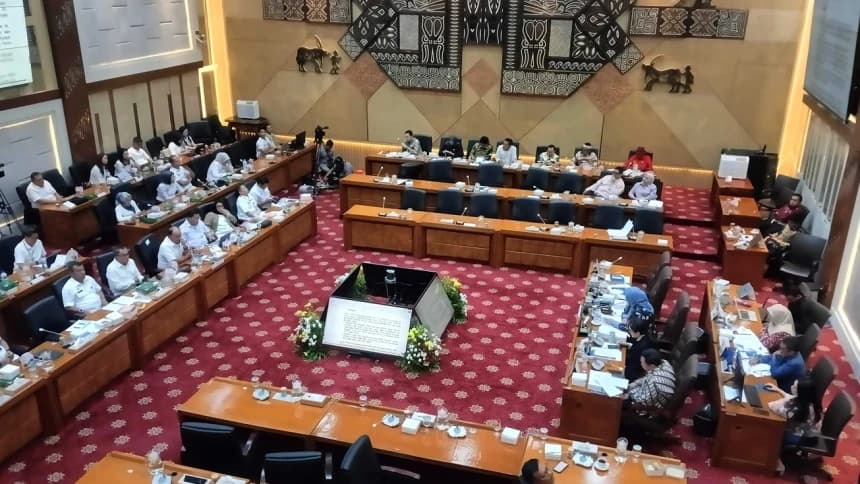 Pengangkatan Pegawai SPPG sebagai PPPK Jadi Sorotan, DPR Singgung Keadilan bagi Guru Honorer