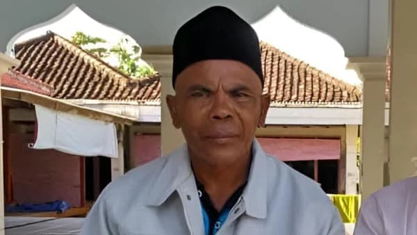 Potret Kiai Kampung Mengabdi pada Masyarakat