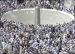 Melontar Jumrah pada Tiga Hari Tasyriq Sebelum Terbit Fajar