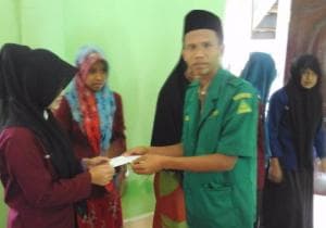 GP Ansor Pringsewu Santuni Yatim di Pesantren Madarijul Ulum