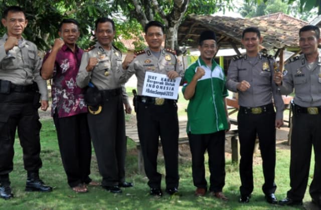 Buang Sampah Sembarangan adalah Teror Lingkungan Hidup