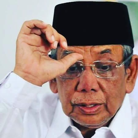 Kiai Hasyim Muzadi Dikerjain Penjual Lampu