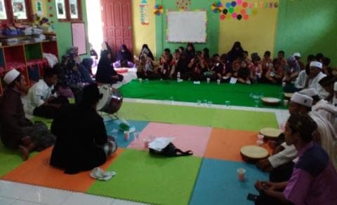 PCNU Mimika Beri Donasi Buku untuk SDNU Limau Asri