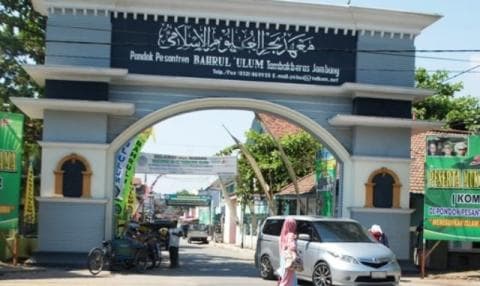 Kiai Said Hadiri Puncak Al-Haflatul Kubra Pesantren Tambakberas