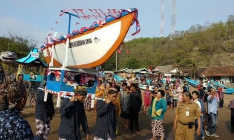 Sedekah Laut dalam Perspektif Vernakularisasi