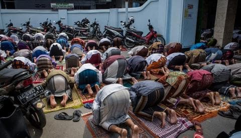 Hukum Batalkan Shalat Jumat karena Kehujanan