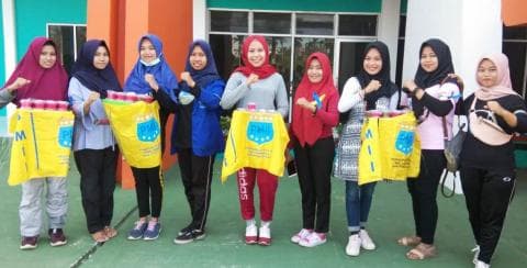 Berbagi Seribu Puding, Cara PMII Kota Pontianak Meriahkan Hari Ibu