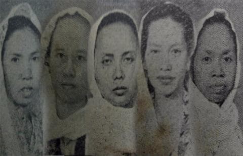 Puisi-puisi Ibu KH A. Mustofa Bisri dan KH D. Zawawi Imron