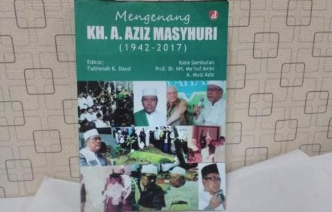 Mereka Kenang Kiai Aziz Masyhuri Tekun Membaca dan Menulis