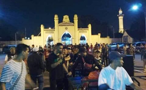 Bola Api Warnai Malam Lebaran di Soloraya